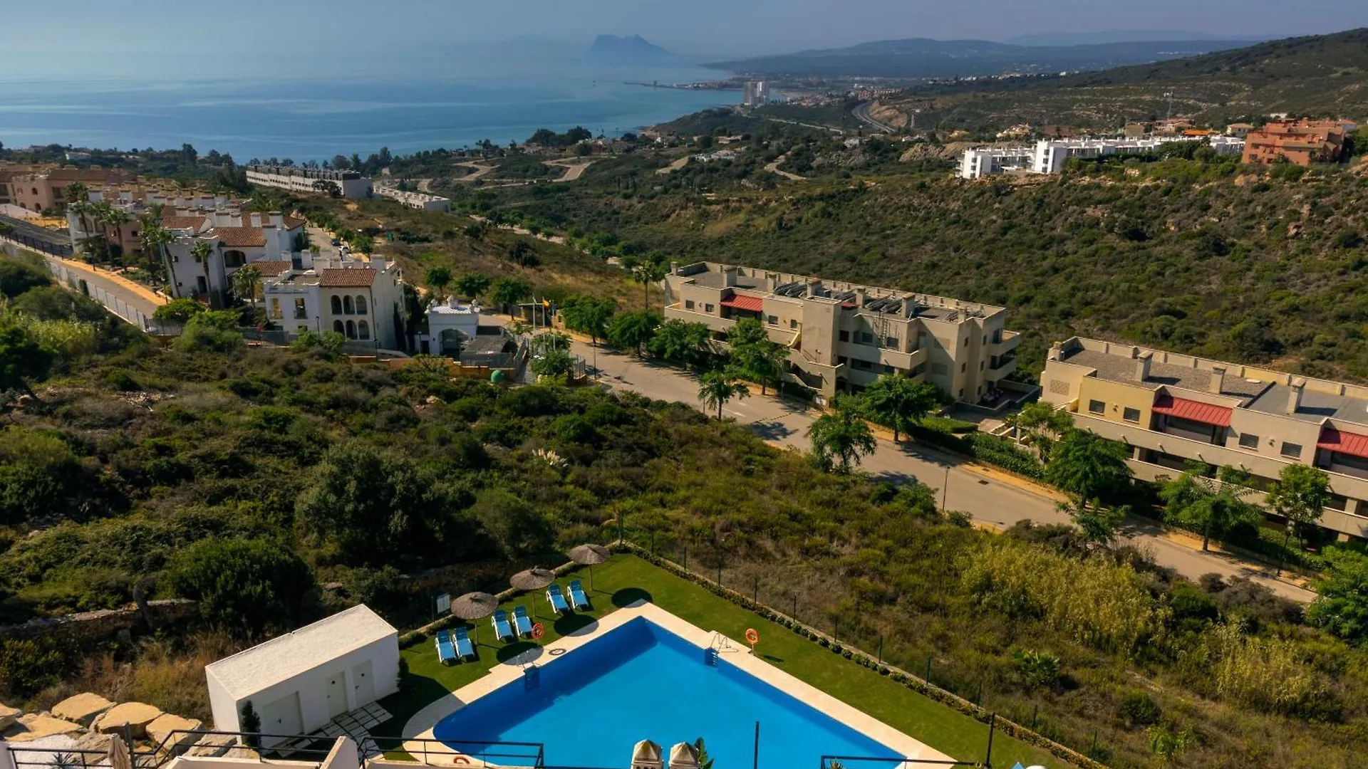Sun-Soaked Home - Panoramic Sea View, Pool, Parking Manilva