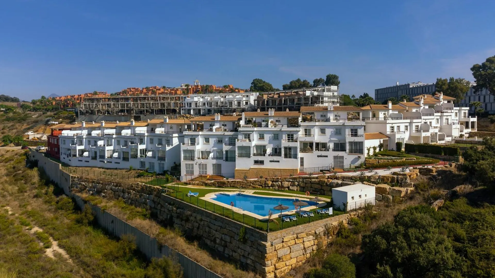 Tatil Evi Sun-Soaked Home - Panoramic Sea View, Pool, Parking Manilva