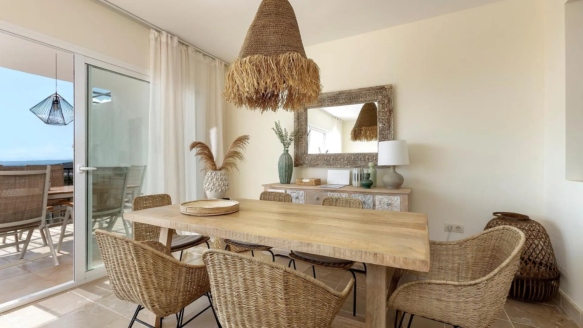 Sun-Soaked Home - Panoramic Sea View, Pool, Parking Manilva Tatil Evi