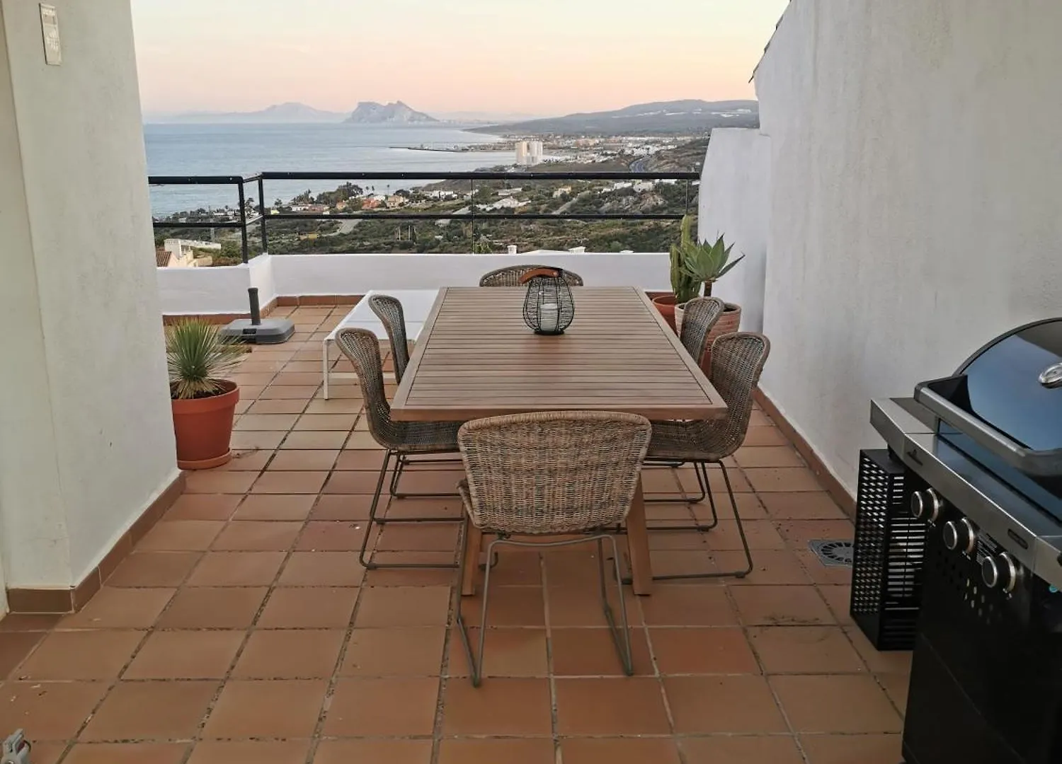 Tatil Evi Sun-Soaked Home - Panoramic Sea View, Pool, Parking Manilva